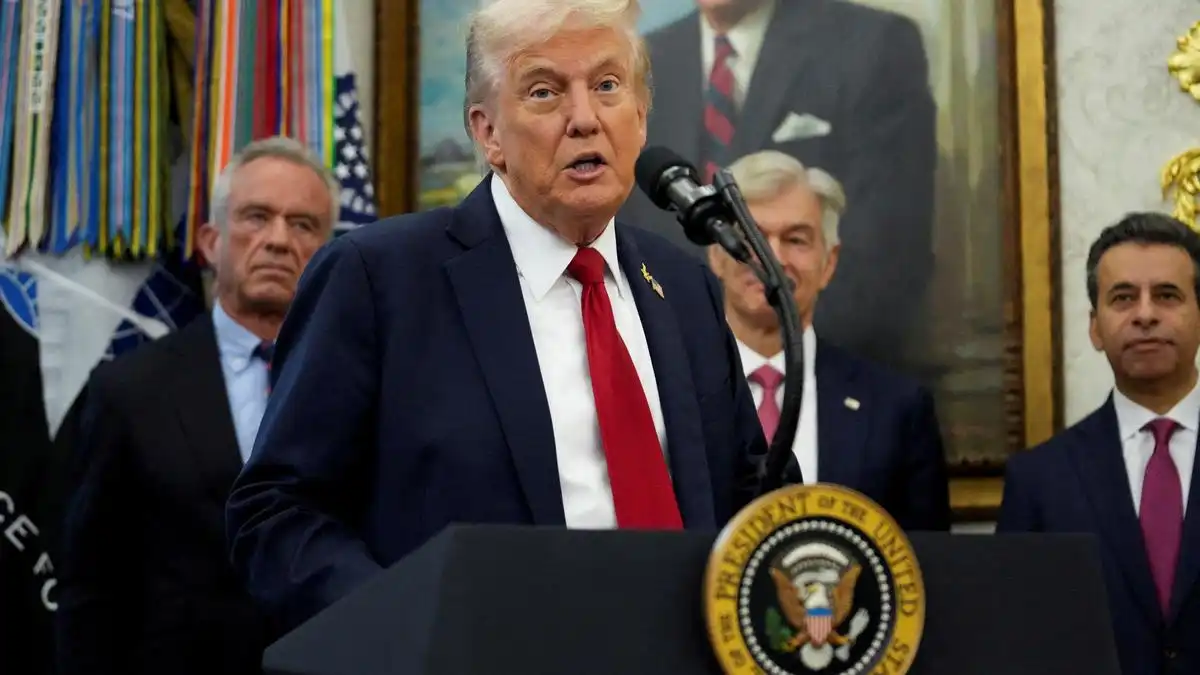 Trump Uses Shutdown to Target Democrats’ Image